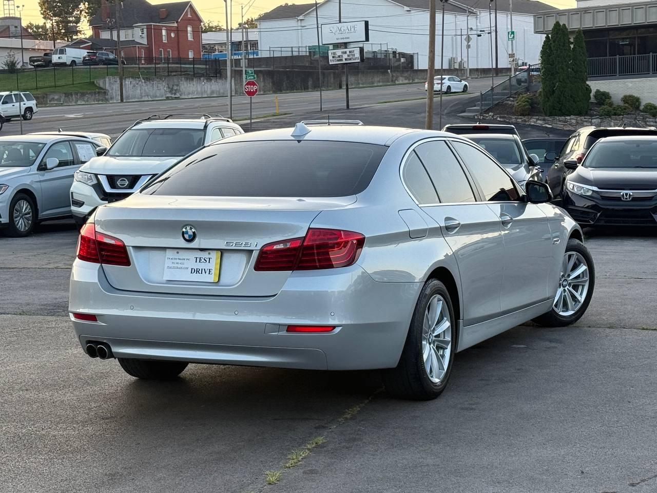 BMW 5-Series 528i 2014
