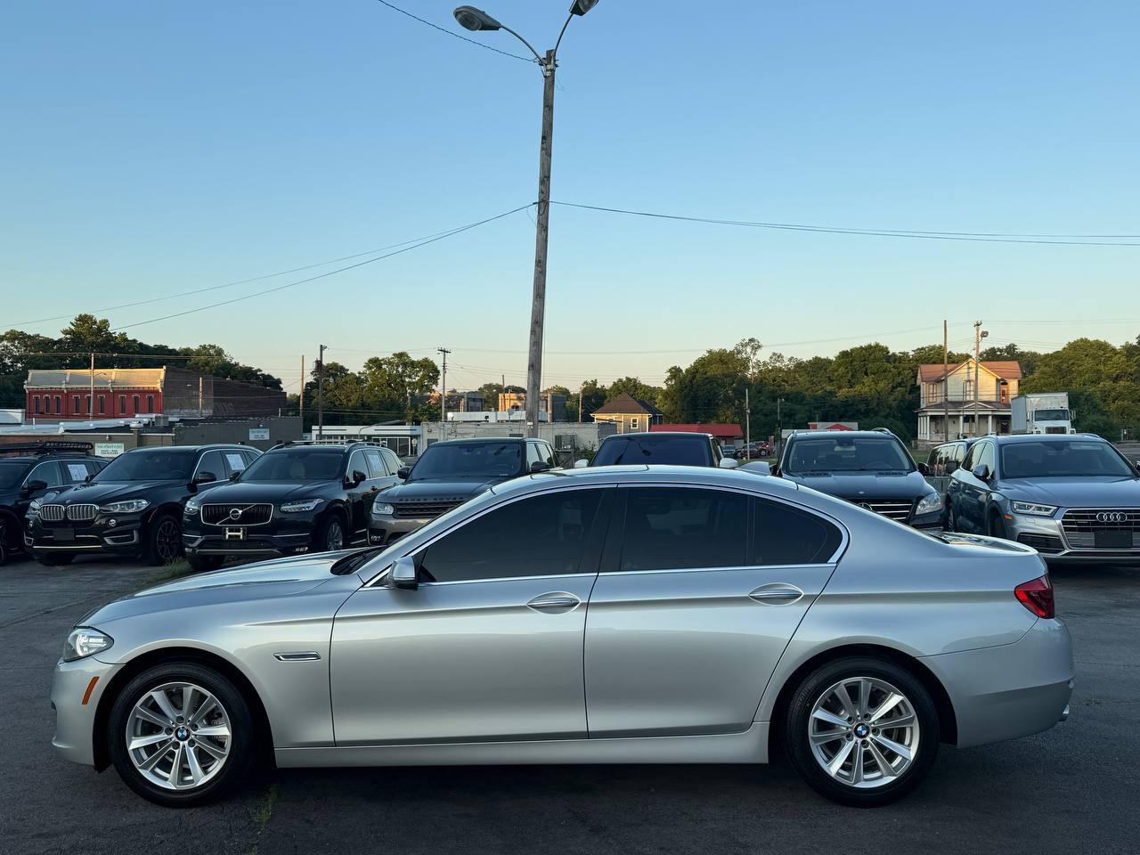 BMW 5-Series 528i 2014