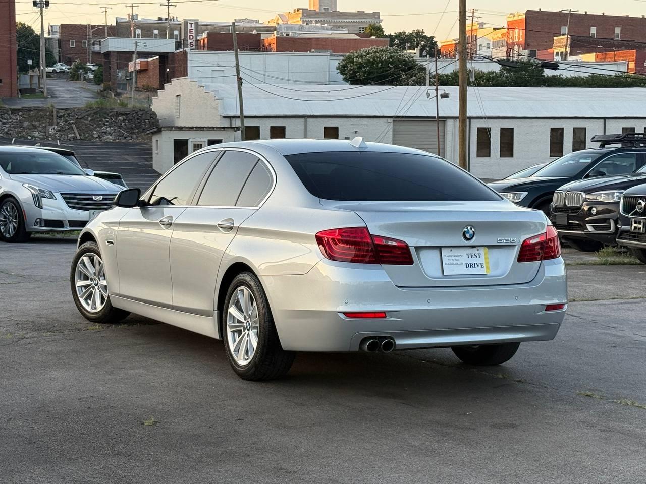 BMW 5-Series 528i 2014