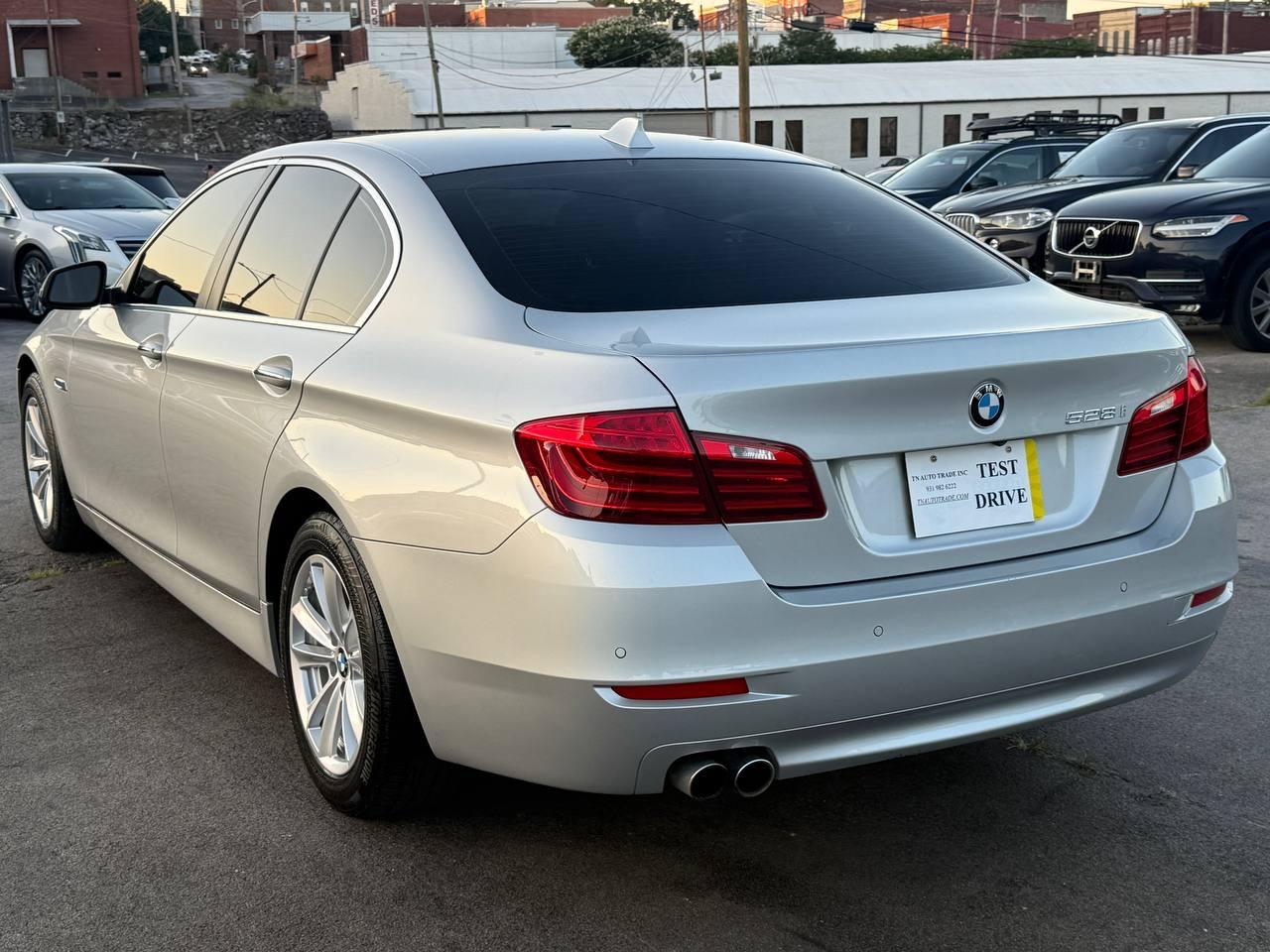 BMW 5-Series 528i 2014