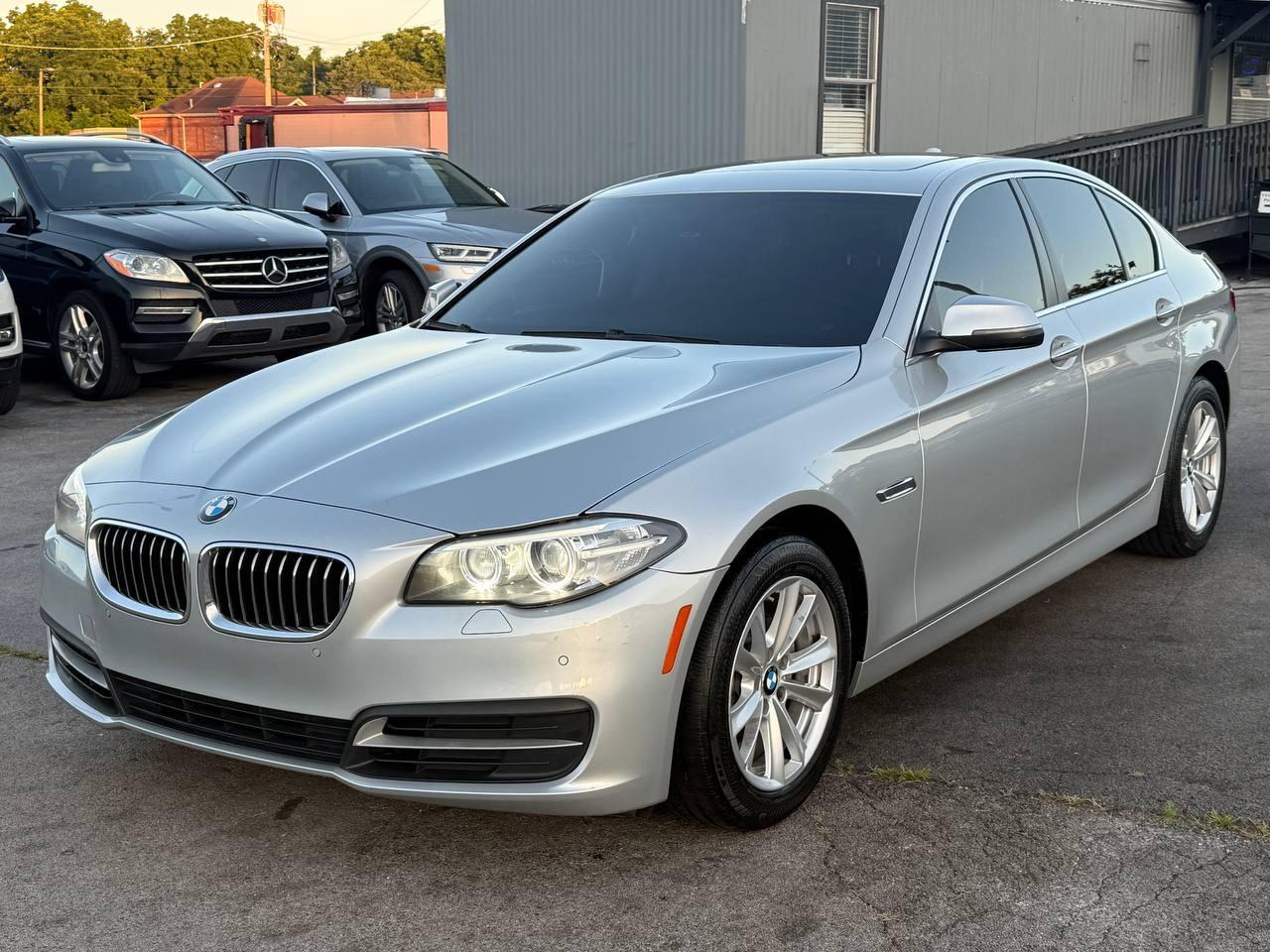 BMW 5-Series 528i 2014