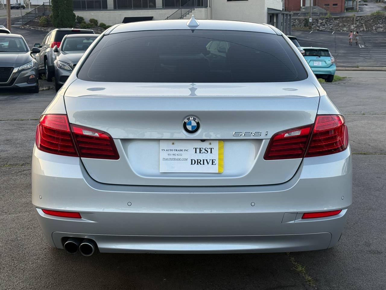 BMW 5-Series 528i 2014