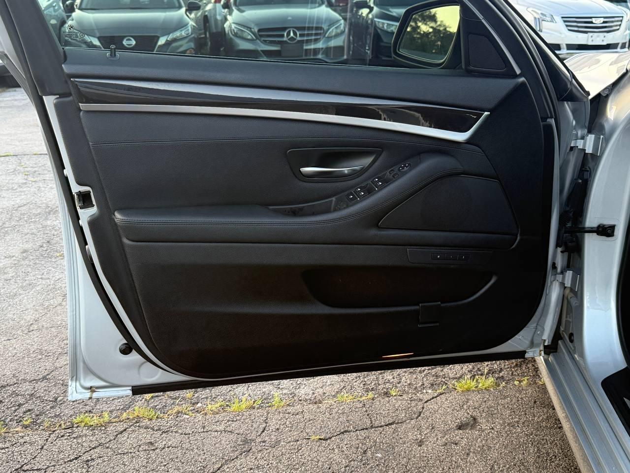 BMW 5-Series 528i 2014