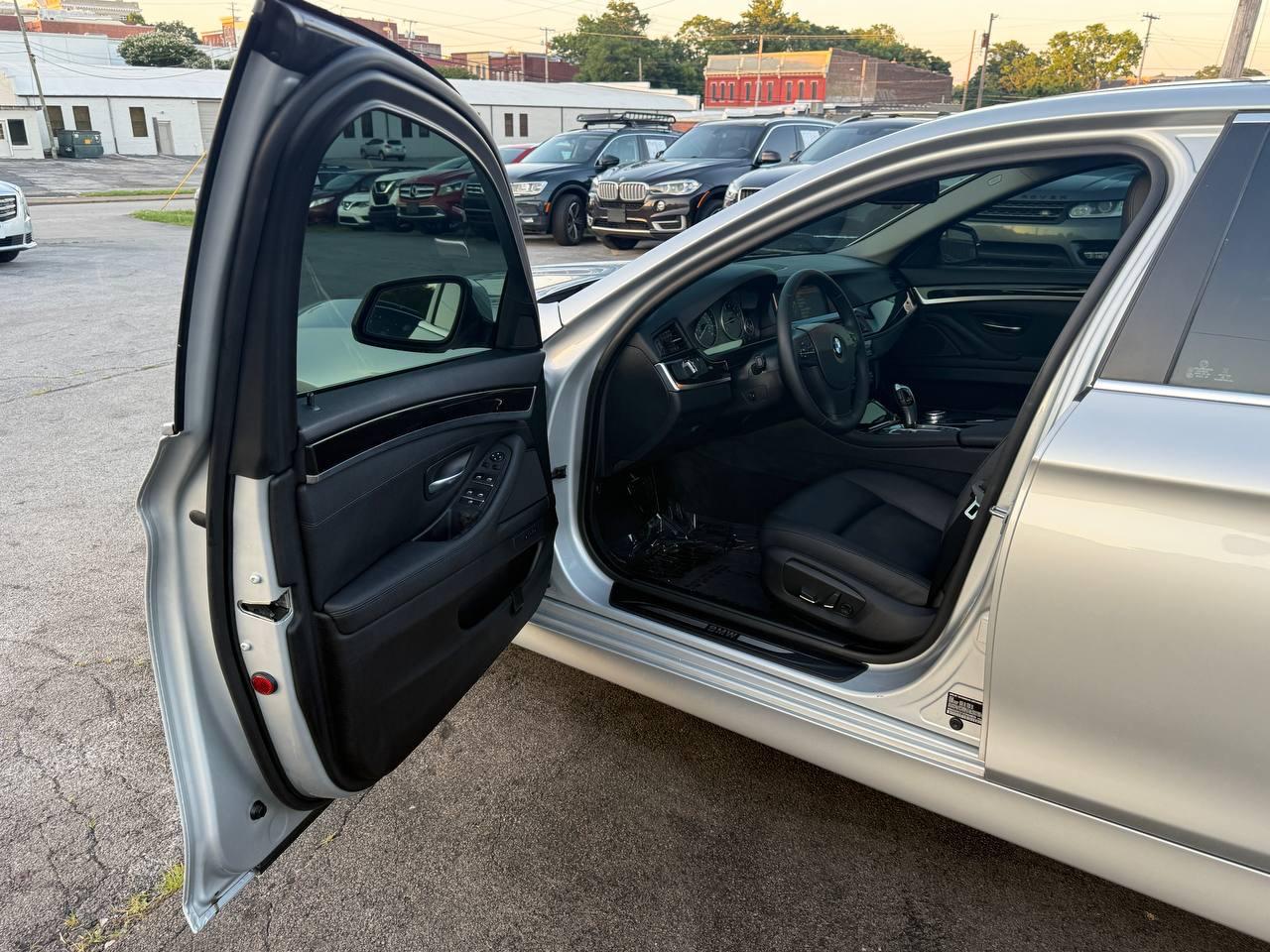 BMW 5-Series 528i 2014