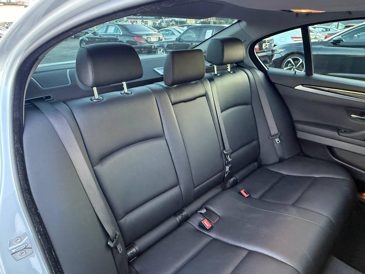 BMW 5-Series 528i 2014