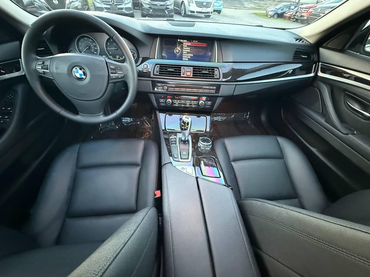 BMW 5-Series 528i 2014