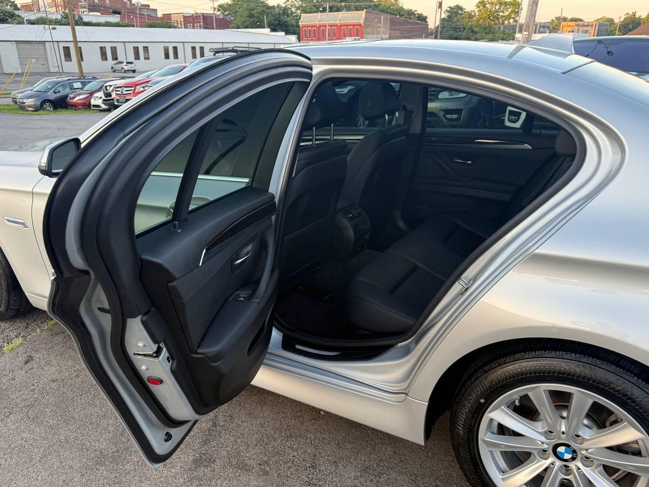 BMW 5-Series 528i 2014
