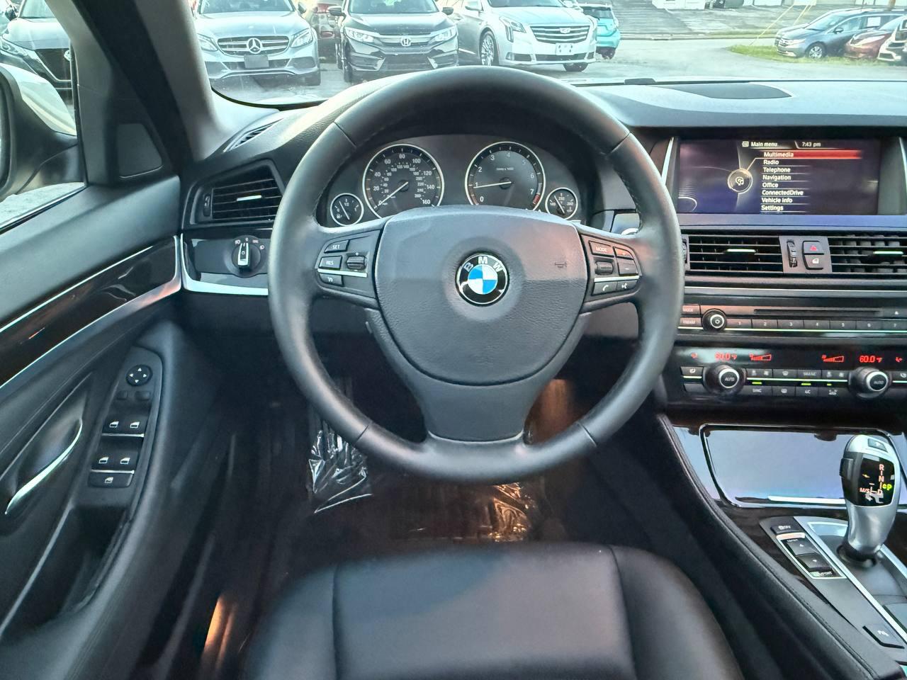 BMW 5-Series 528i 2014