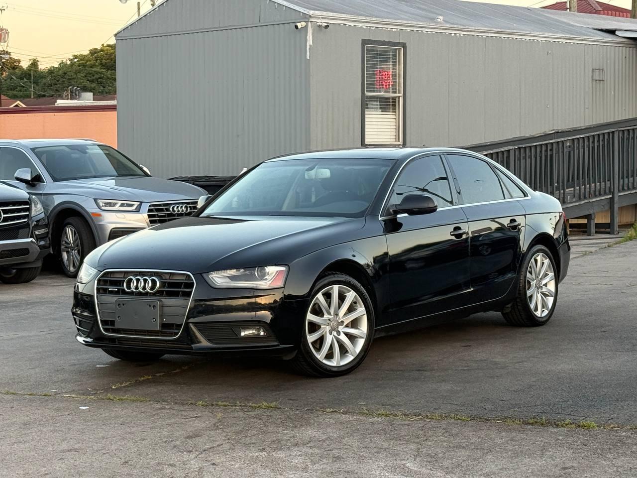 Audi A4 2.0T Sedan quattro Tiptronic 2013