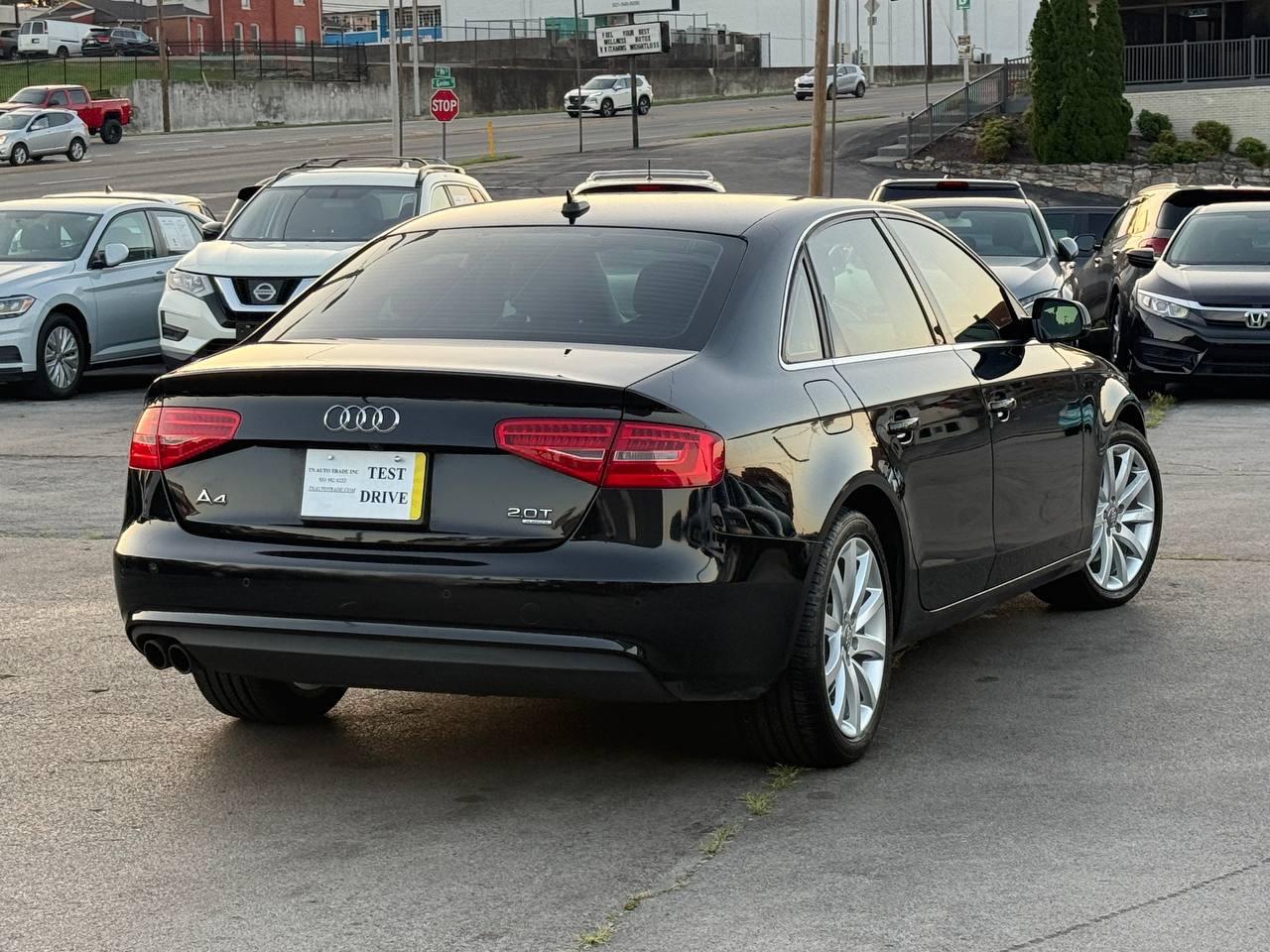 Audi A4 2.0T Sedan quattro Tiptronic 2013
