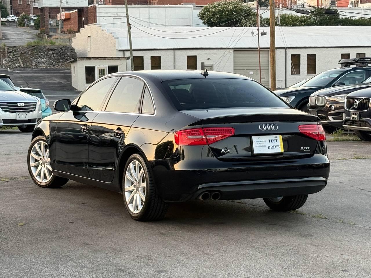 Audi A4 2.0T Sedan quattro Tiptronic 2013