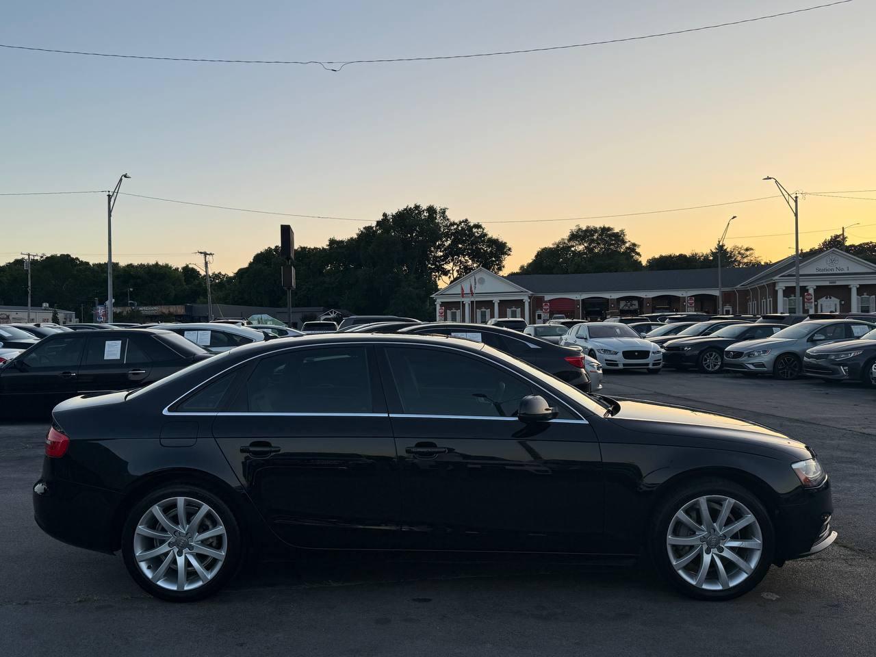 Audi A4 2.0T Sedan quattro Tiptronic 2013