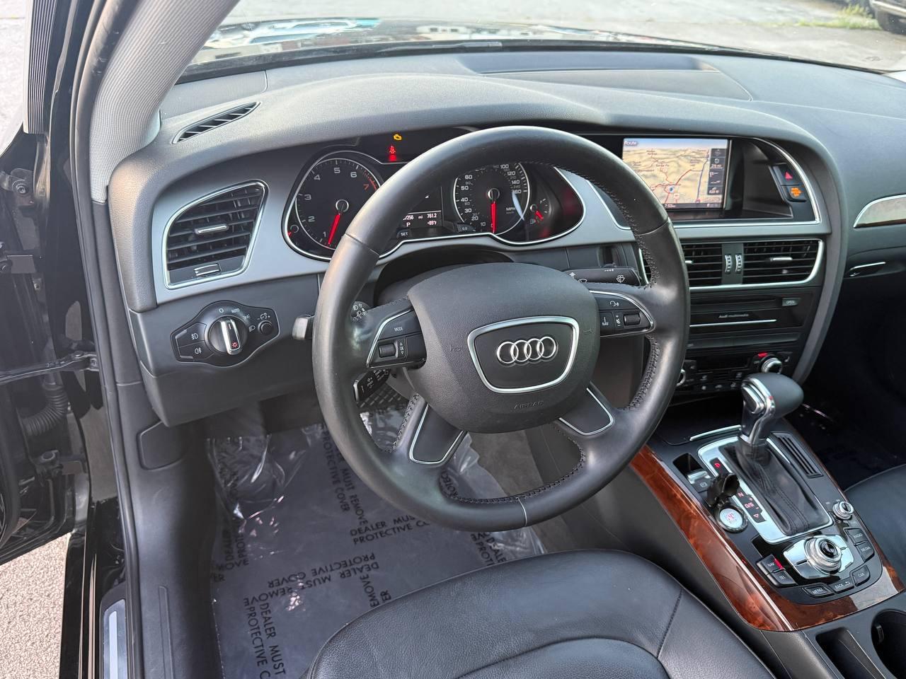 Audi A4 2.0T Sedan quattro Tiptronic 2013
