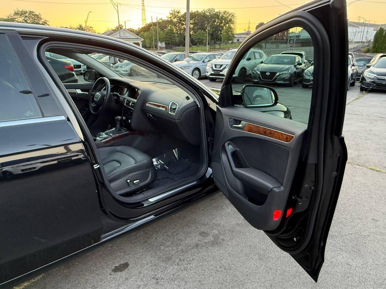 Audi A4 2.0T Sedan quattro Tiptronic 2013