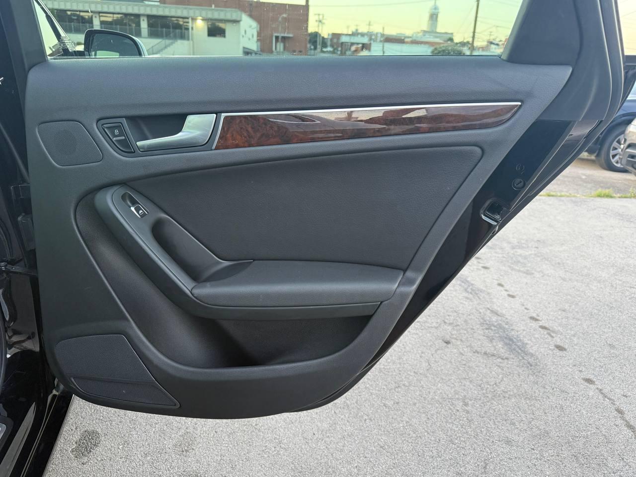 Audi A4 2.0T Sedan quattro Tiptronic 2013