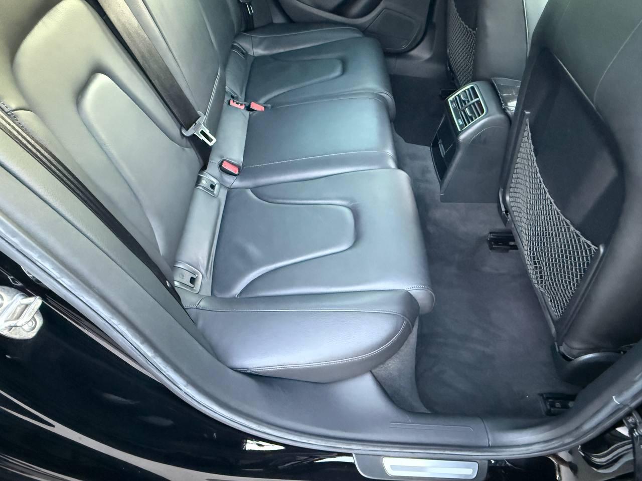 Audi A4 2.0T Sedan quattro Tiptronic 2013