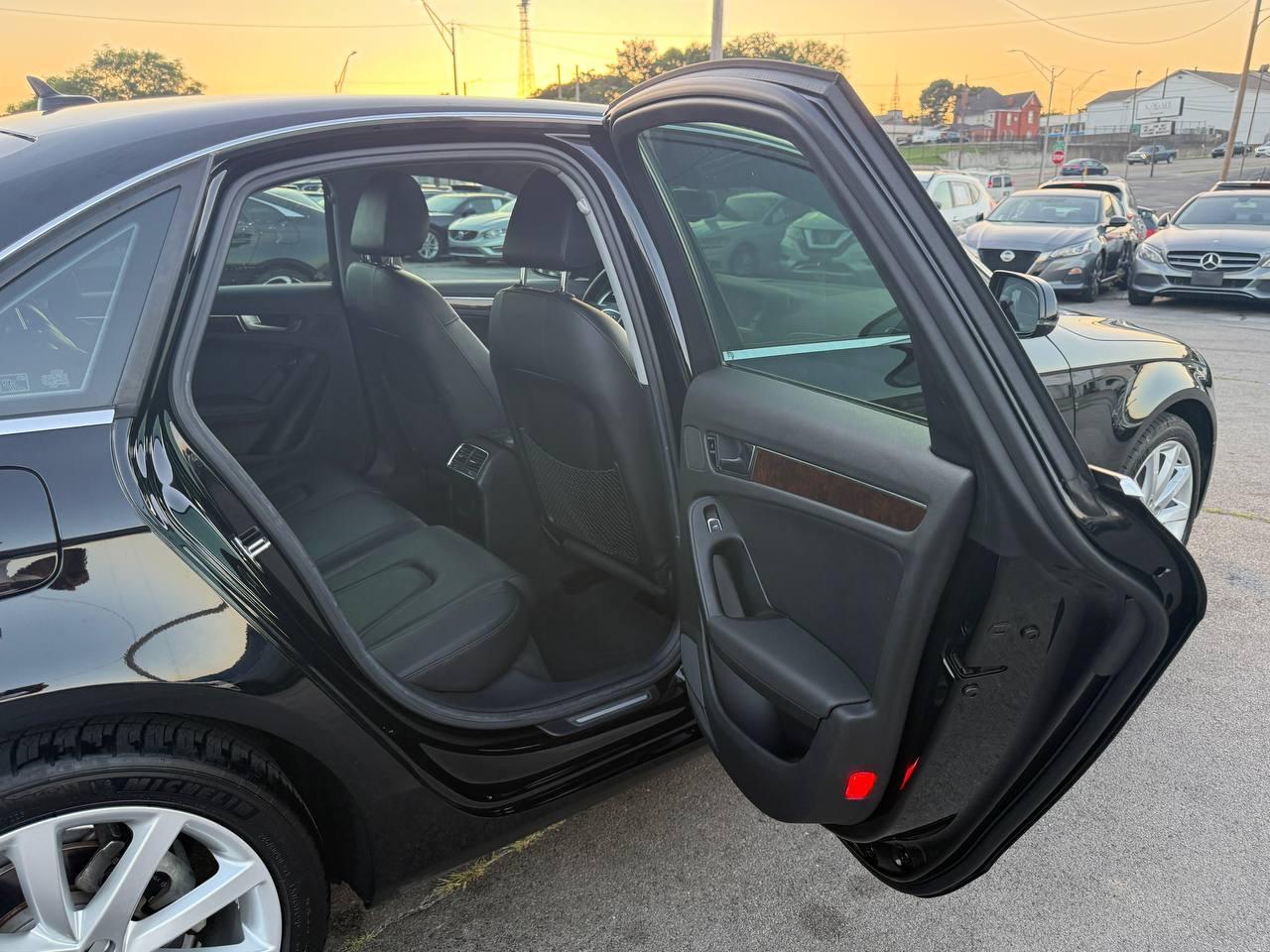 Audi A4 2.0T Sedan quattro Tiptronic 2013