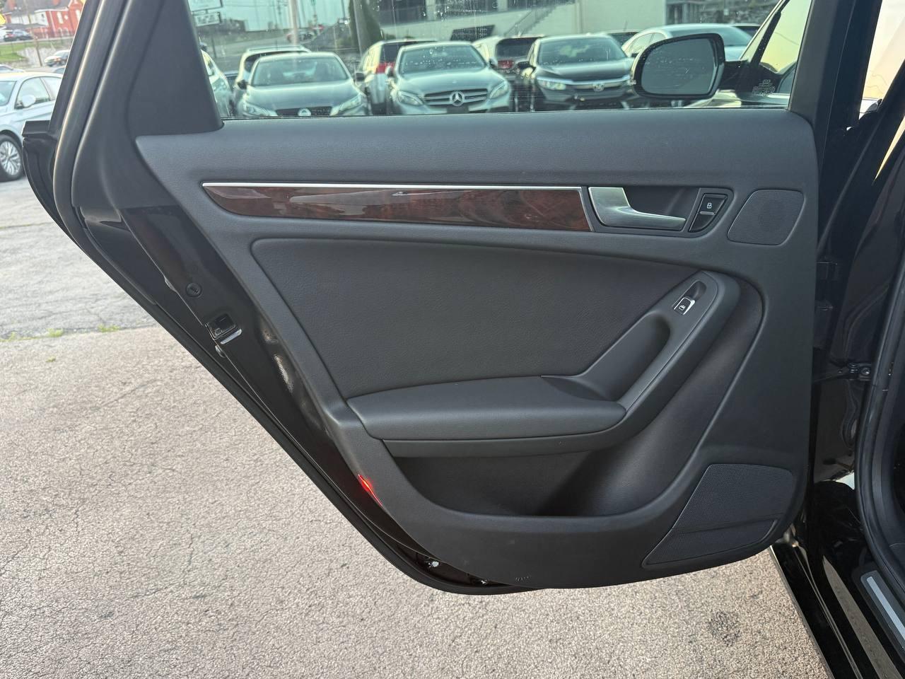 Audi A4 2.0T Sedan quattro Tiptronic 2013