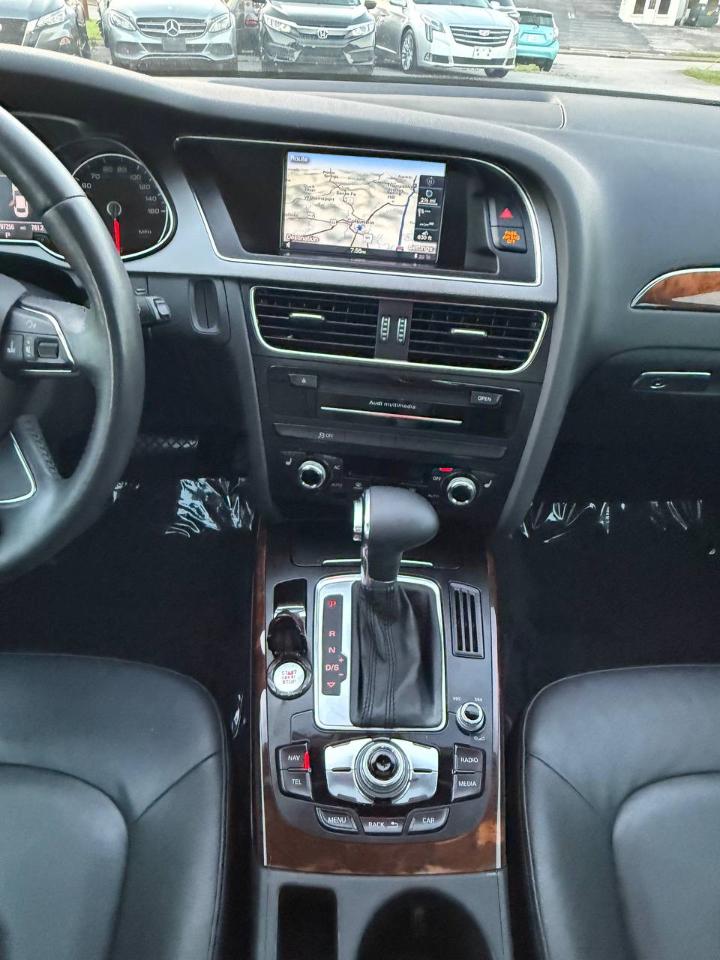 Audi A4 2.0T Sedan quattro Tiptronic 2013