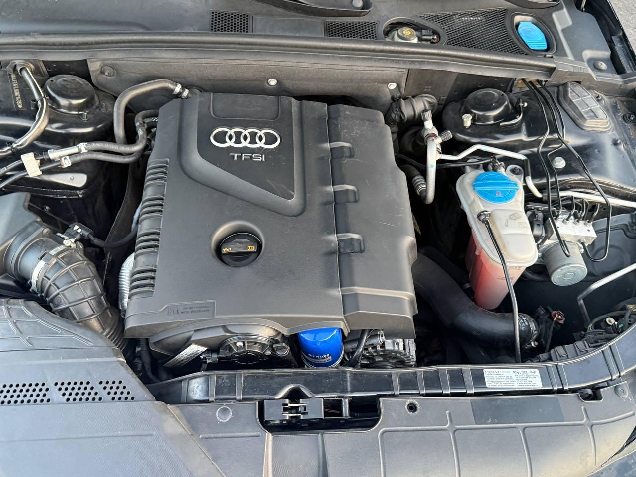 Audi A4 2.0T Sedan quattro Tiptronic 2013