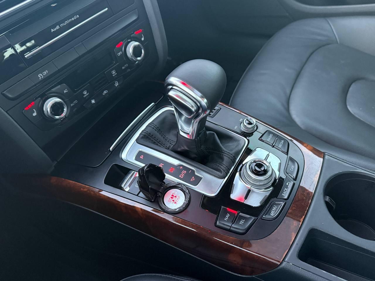 Audi A4 2.0T Sedan quattro Tiptronic 2013
