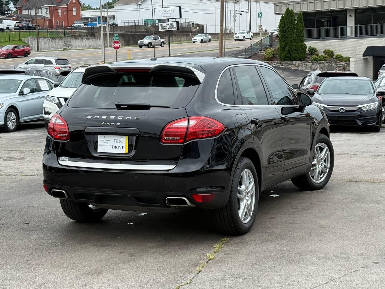Porsche Cayenne Base 2014