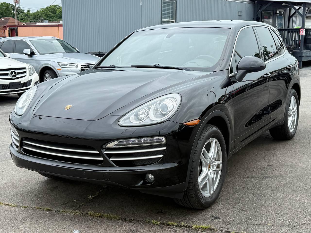 Porsche Cayenne Base 2014