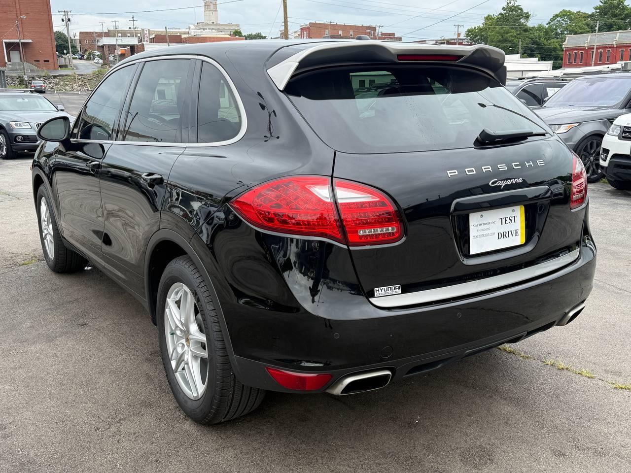 Porsche Cayenne Base 2014