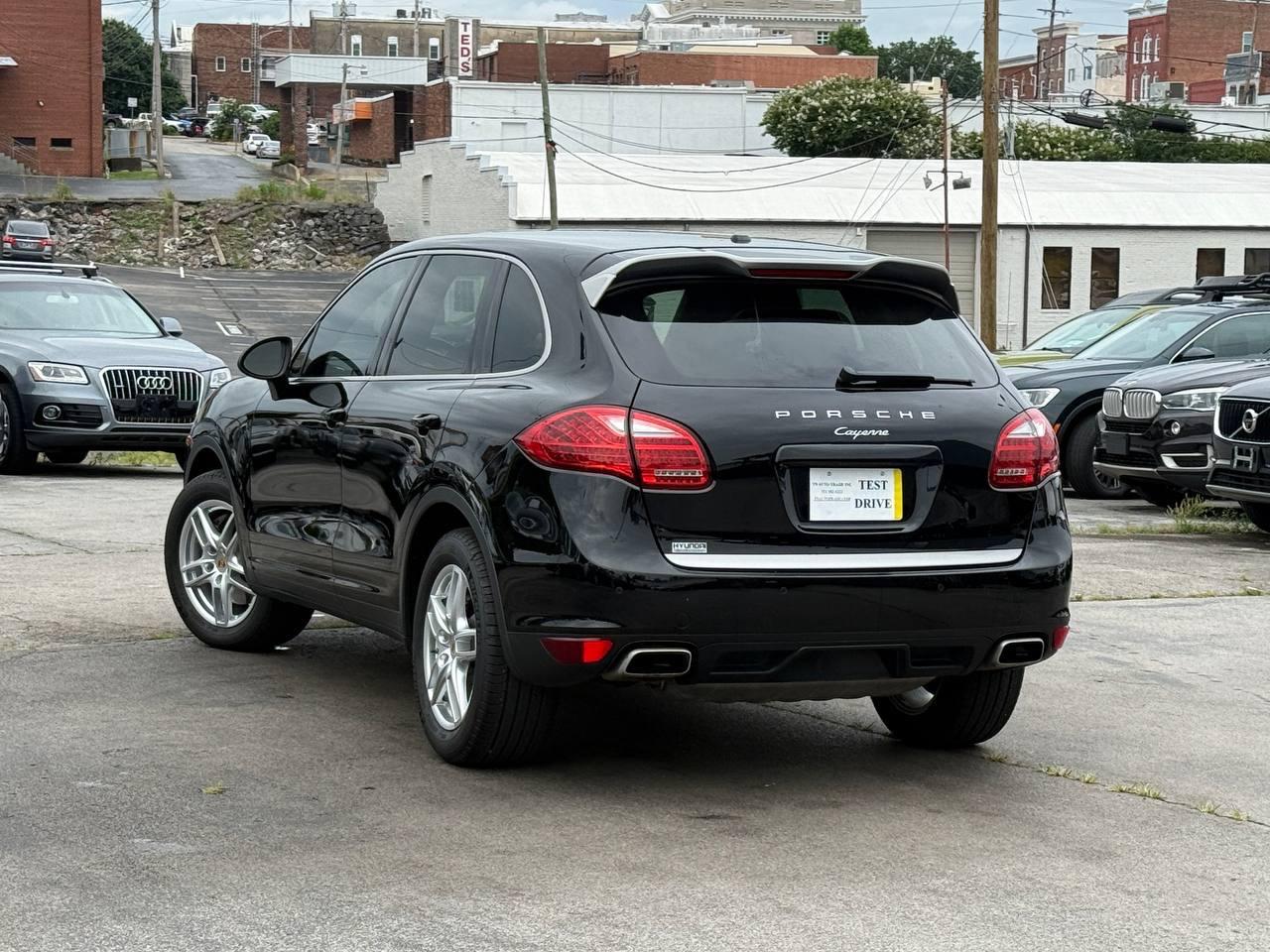 Porsche Cayenne Base 2014