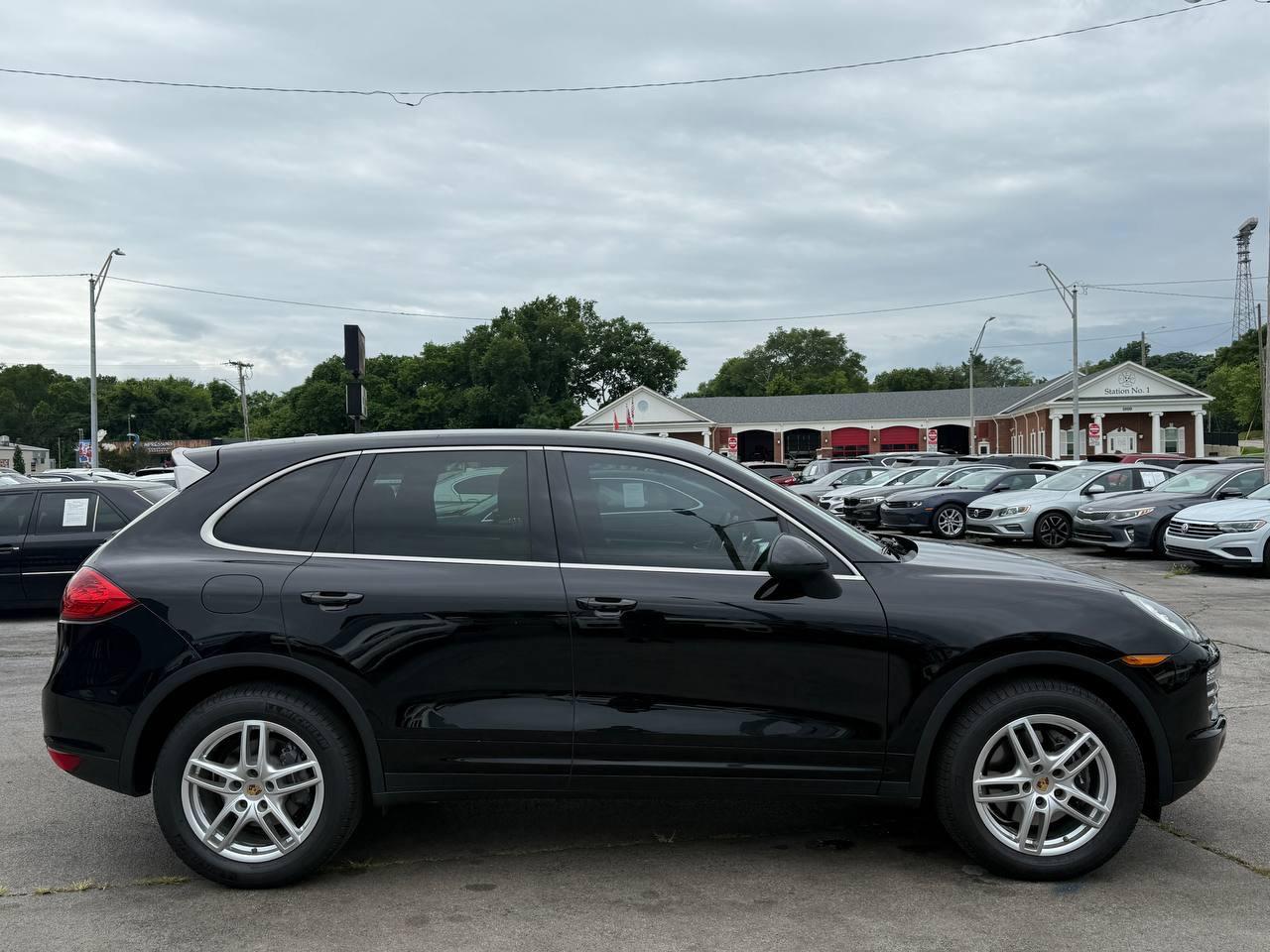 Porsche Cayenne Base 2014
