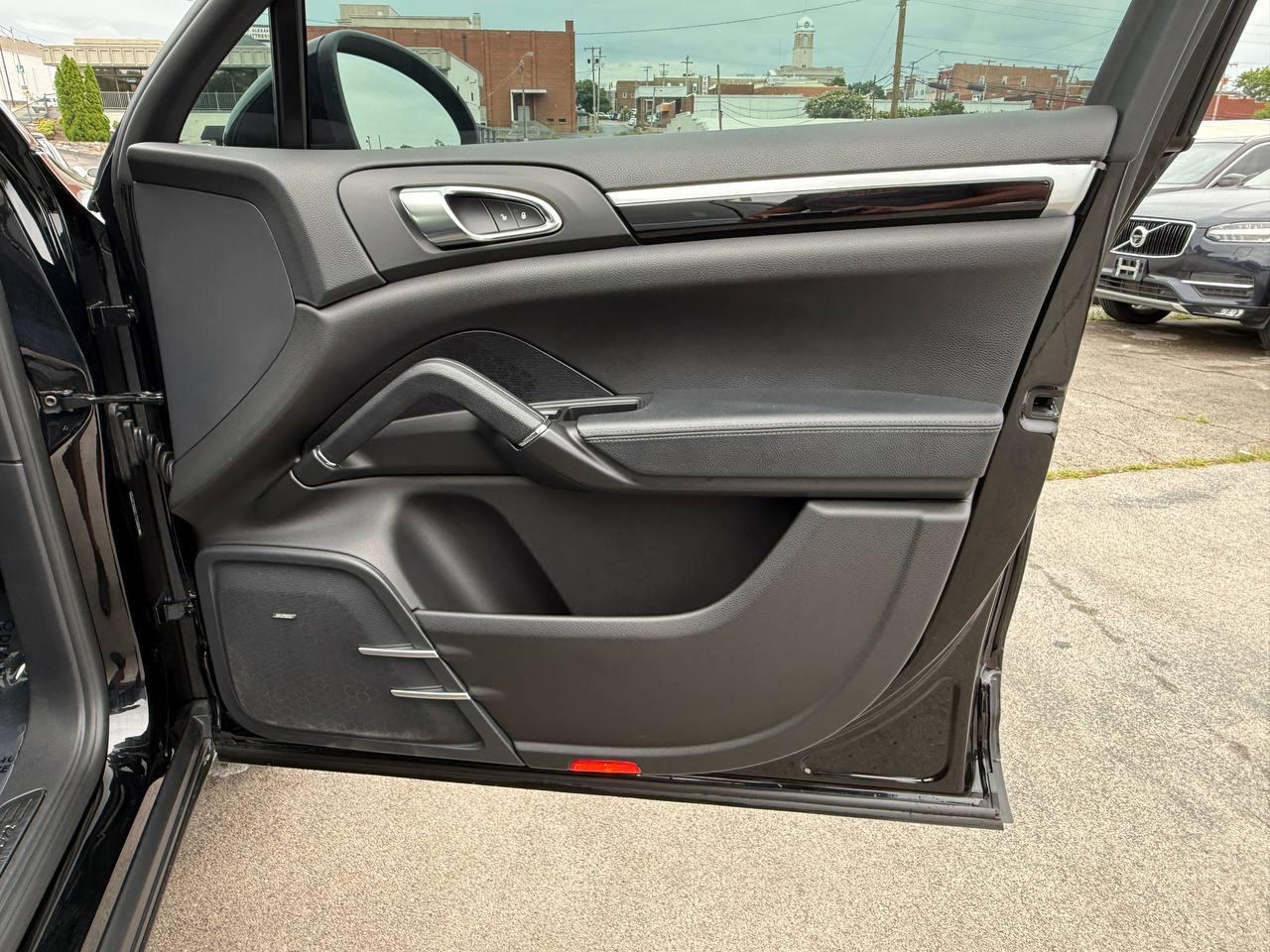 Porsche Cayenne Base 2014