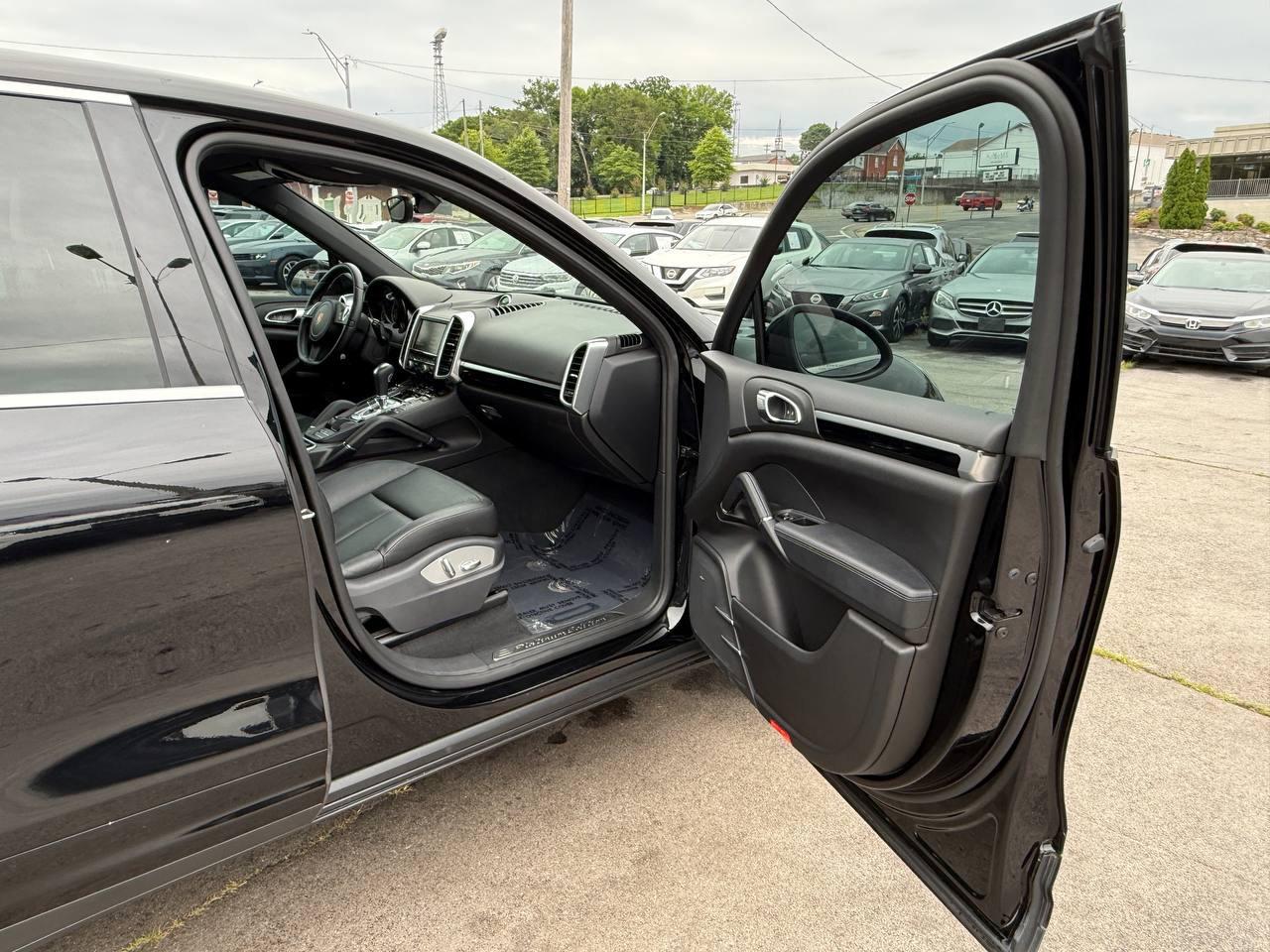 Porsche Cayenne Base 2014
