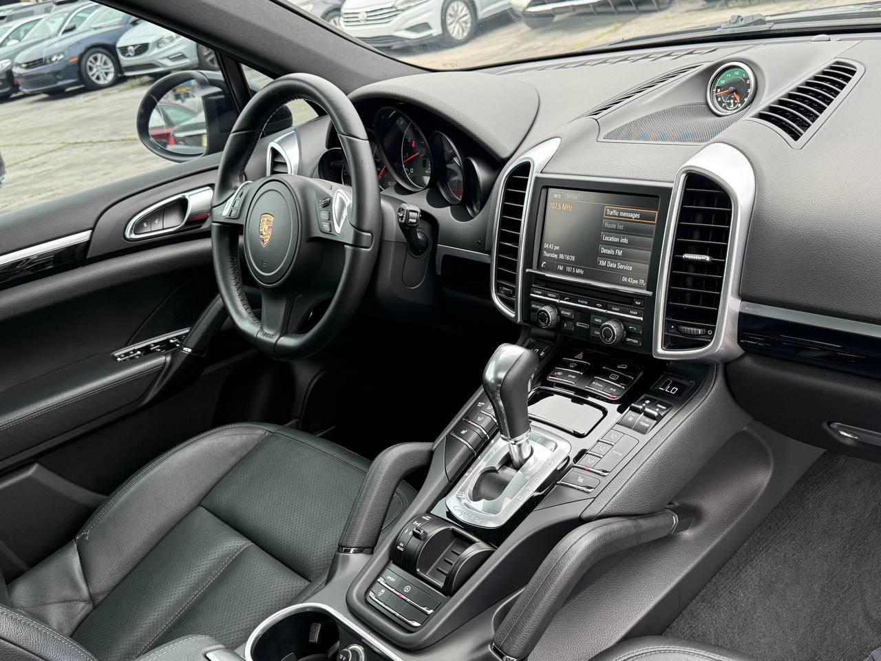 Porsche Cayenne Base 2014