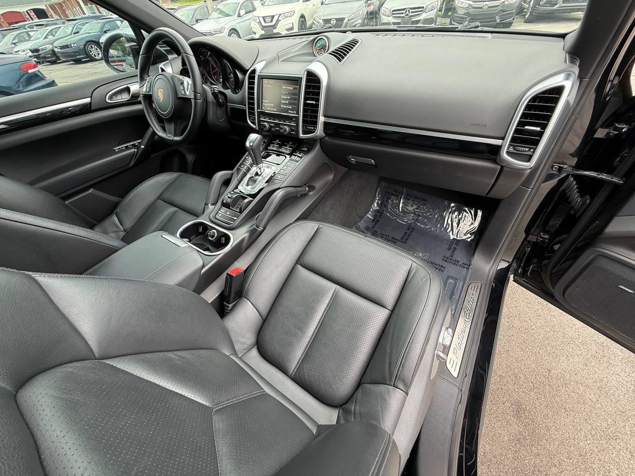 Porsche Cayenne Base 2014