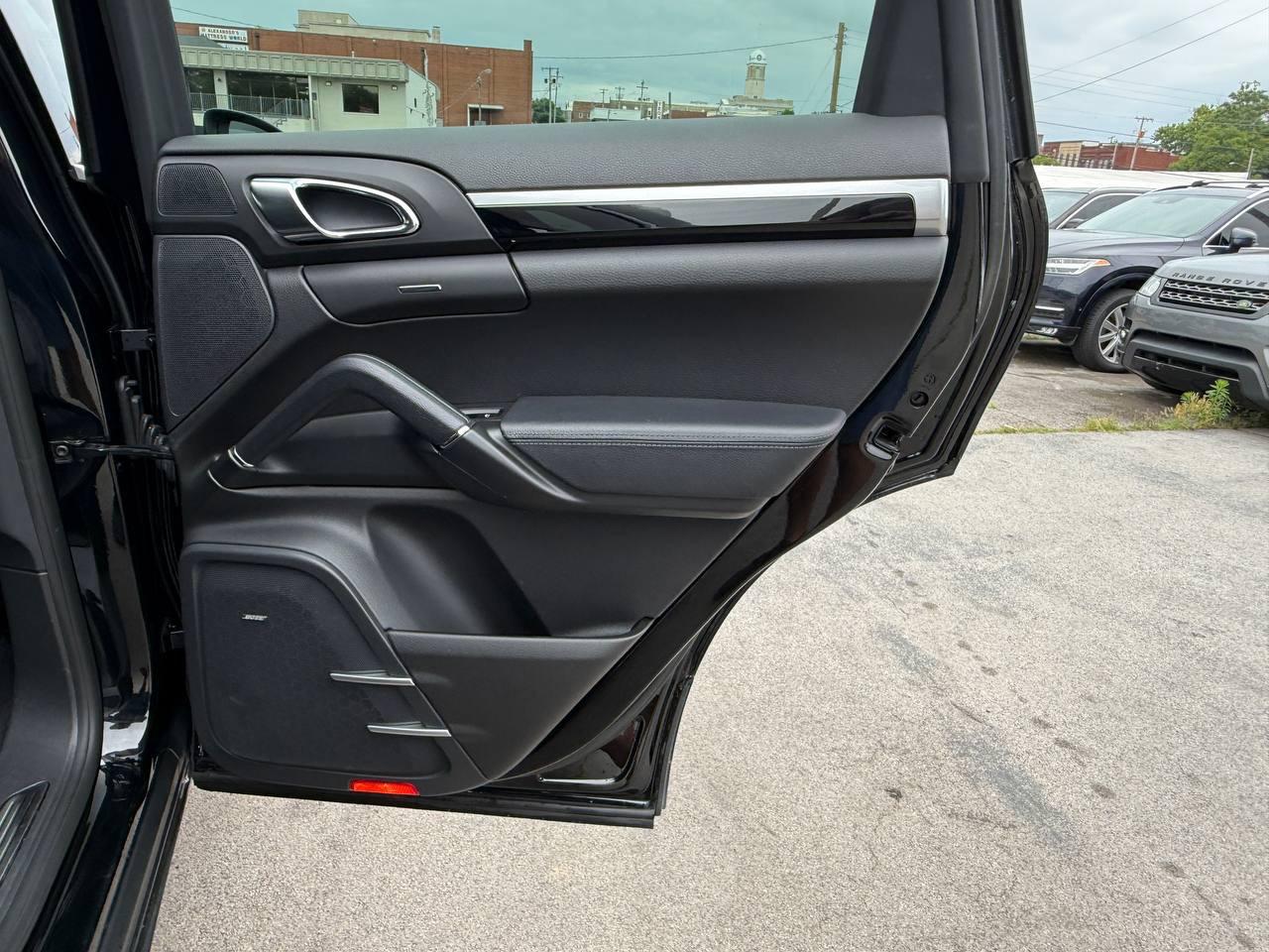 Porsche Cayenne Base 2014