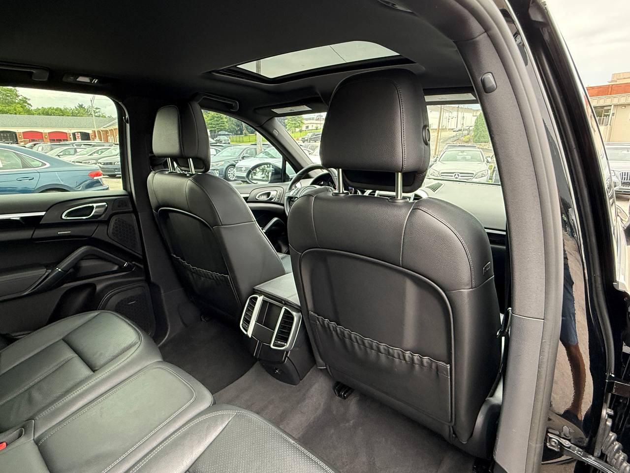 Porsche Cayenne Base 2014
