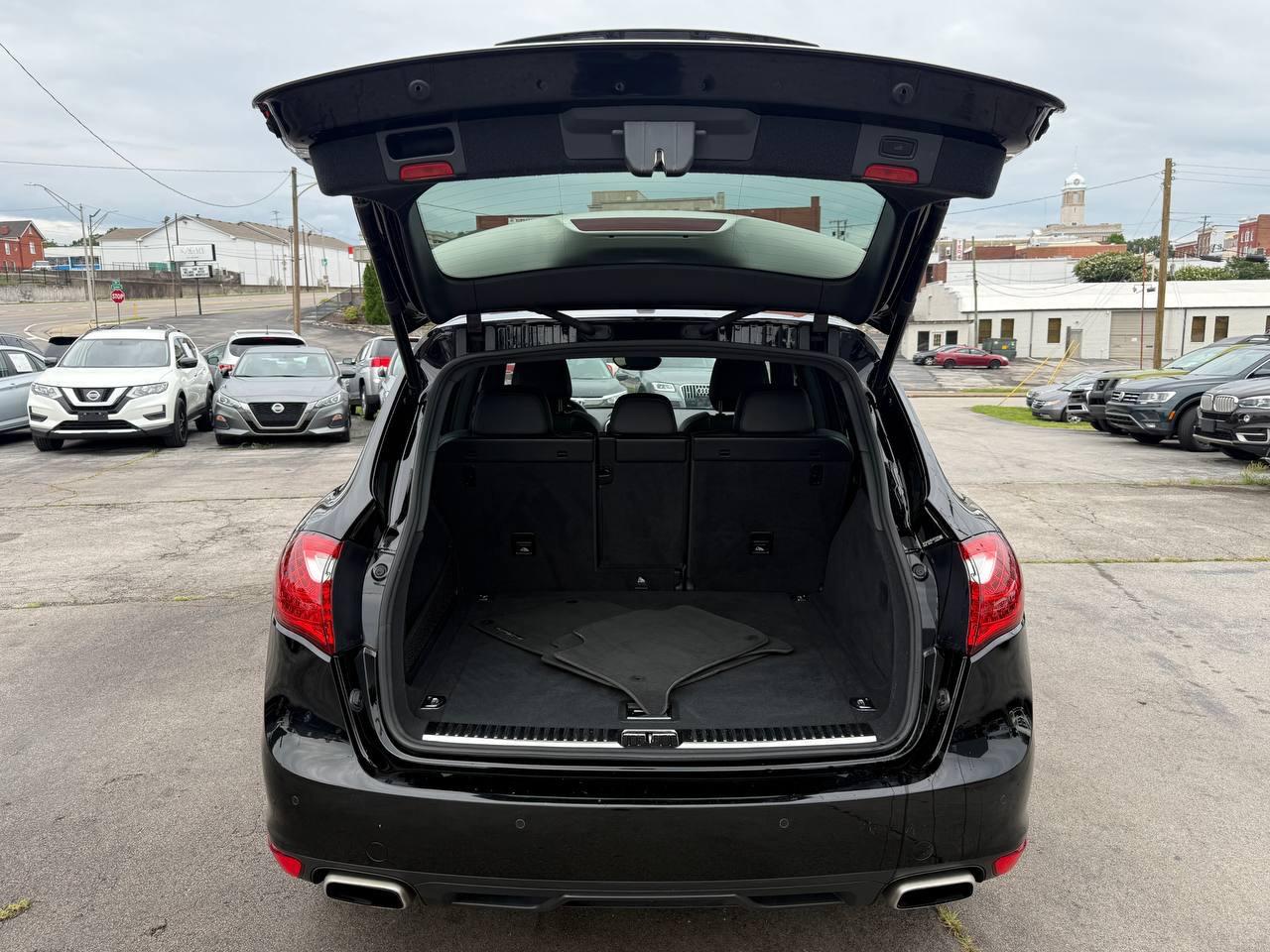 Porsche Cayenne Base 2014