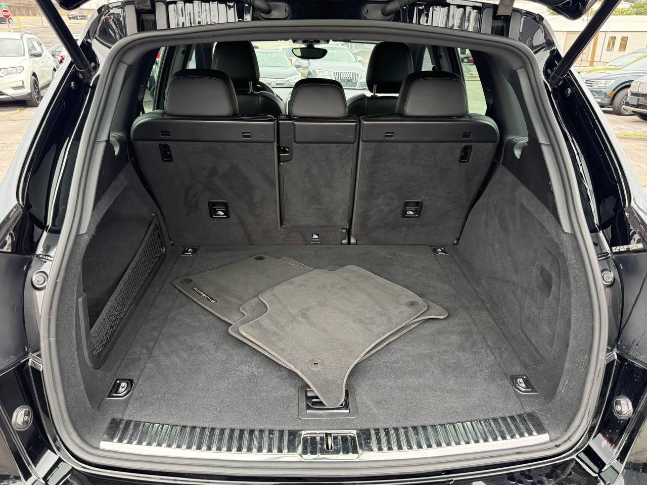 Porsche Cayenne Base 2014