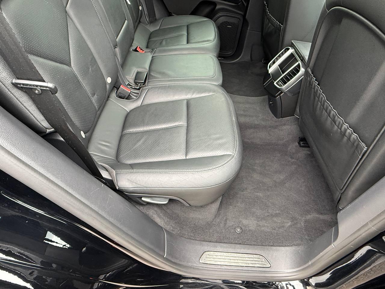 Porsche Cayenne Base 2014