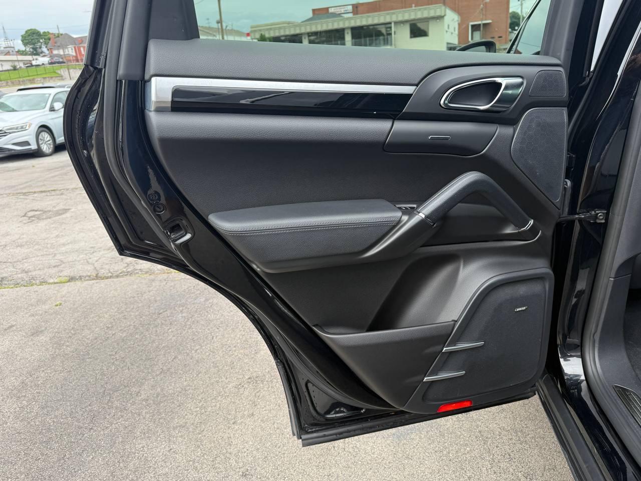 Porsche Cayenne Base 2014