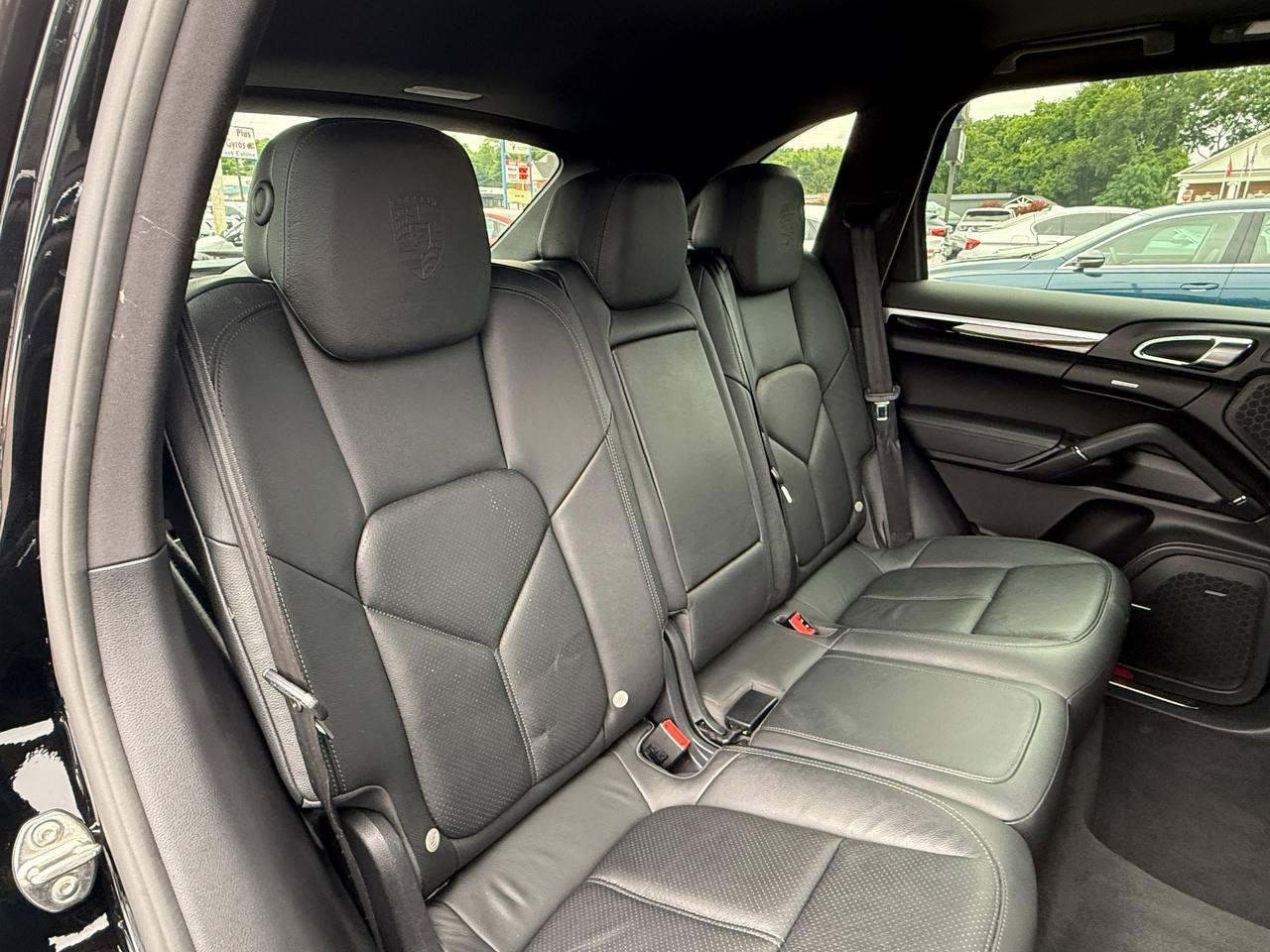 Porsche Cayenne Base 2014