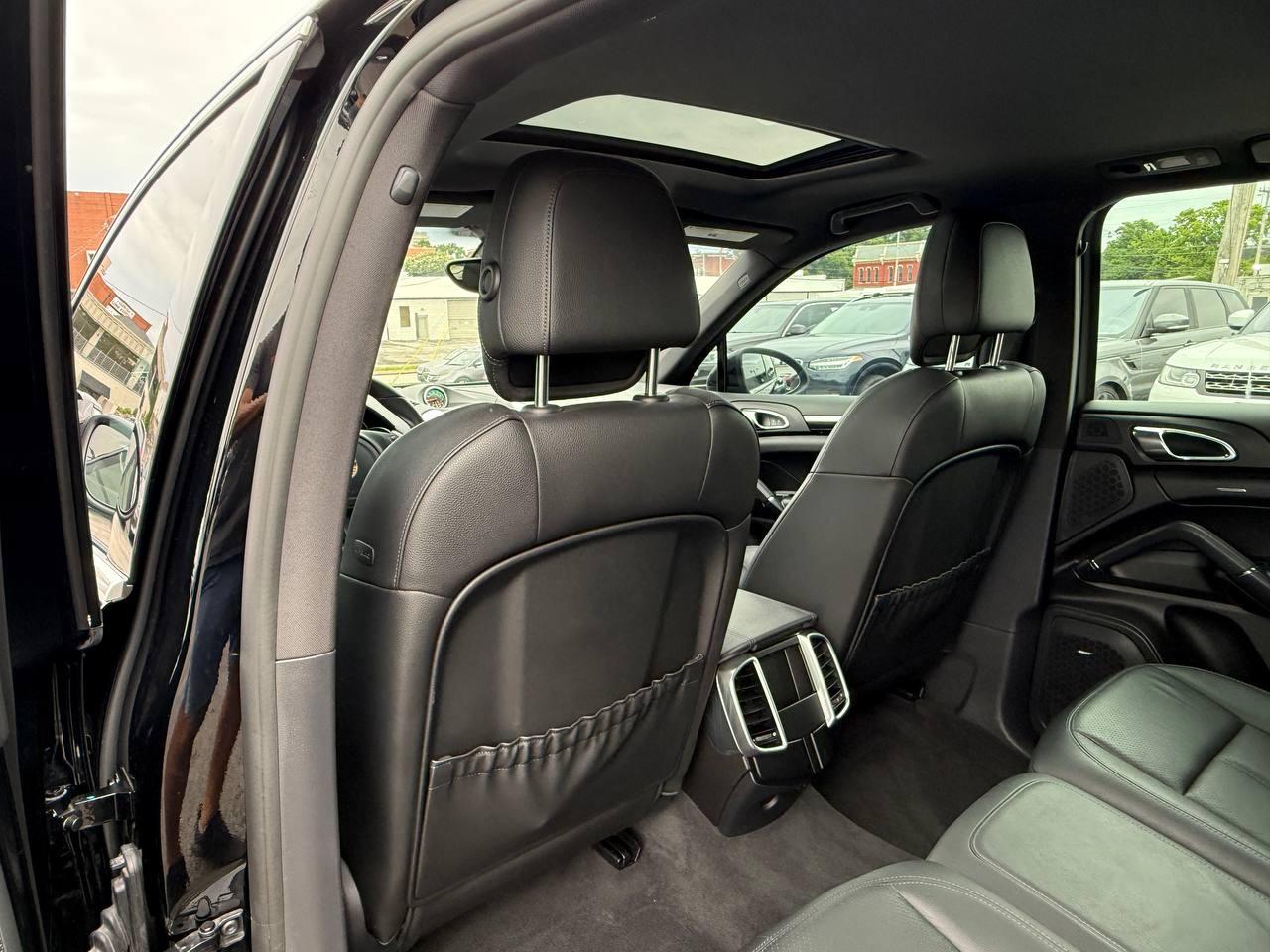 Porsche Cayenne Base 2014
