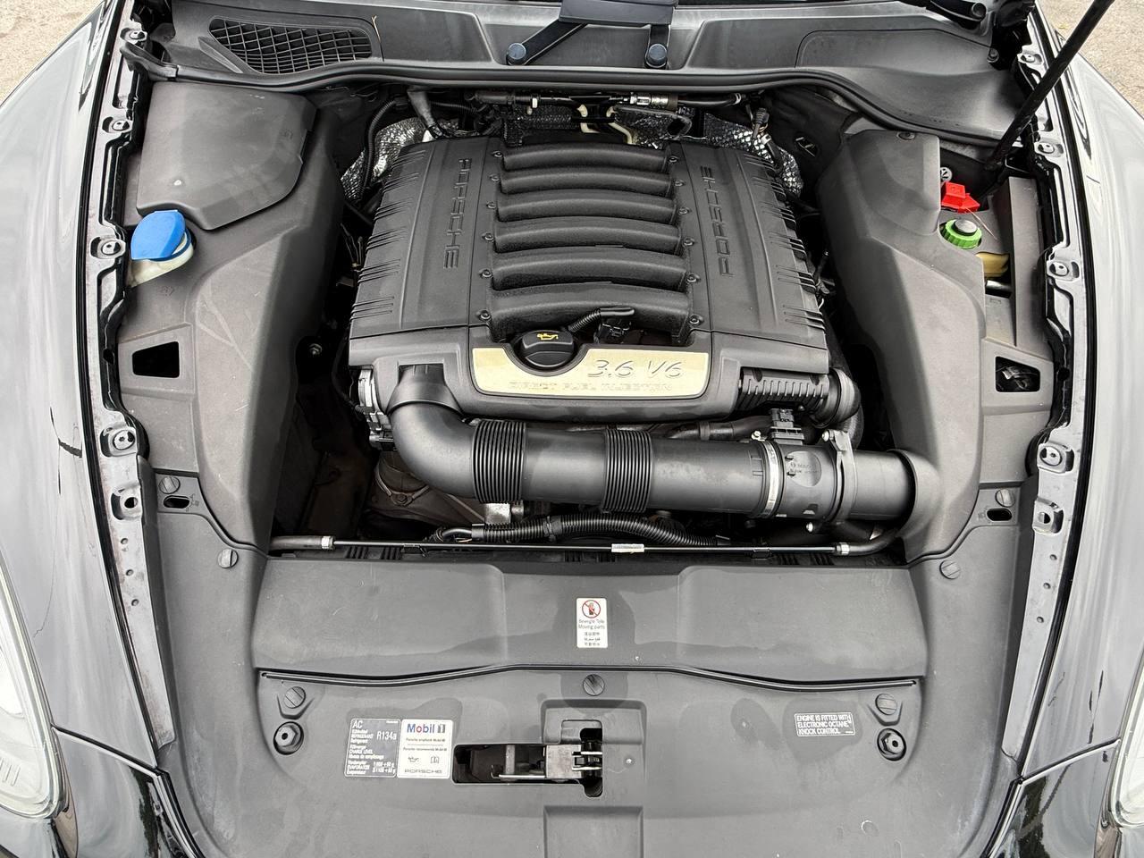 Porsche Cayenne Base 2014