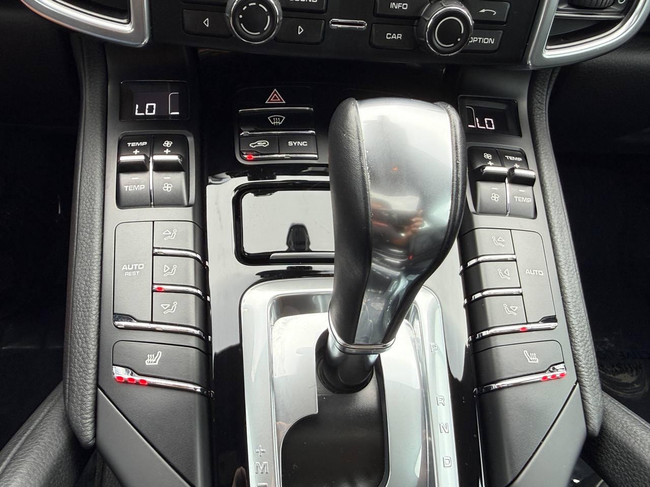 Porsche Cayenne Base 2014