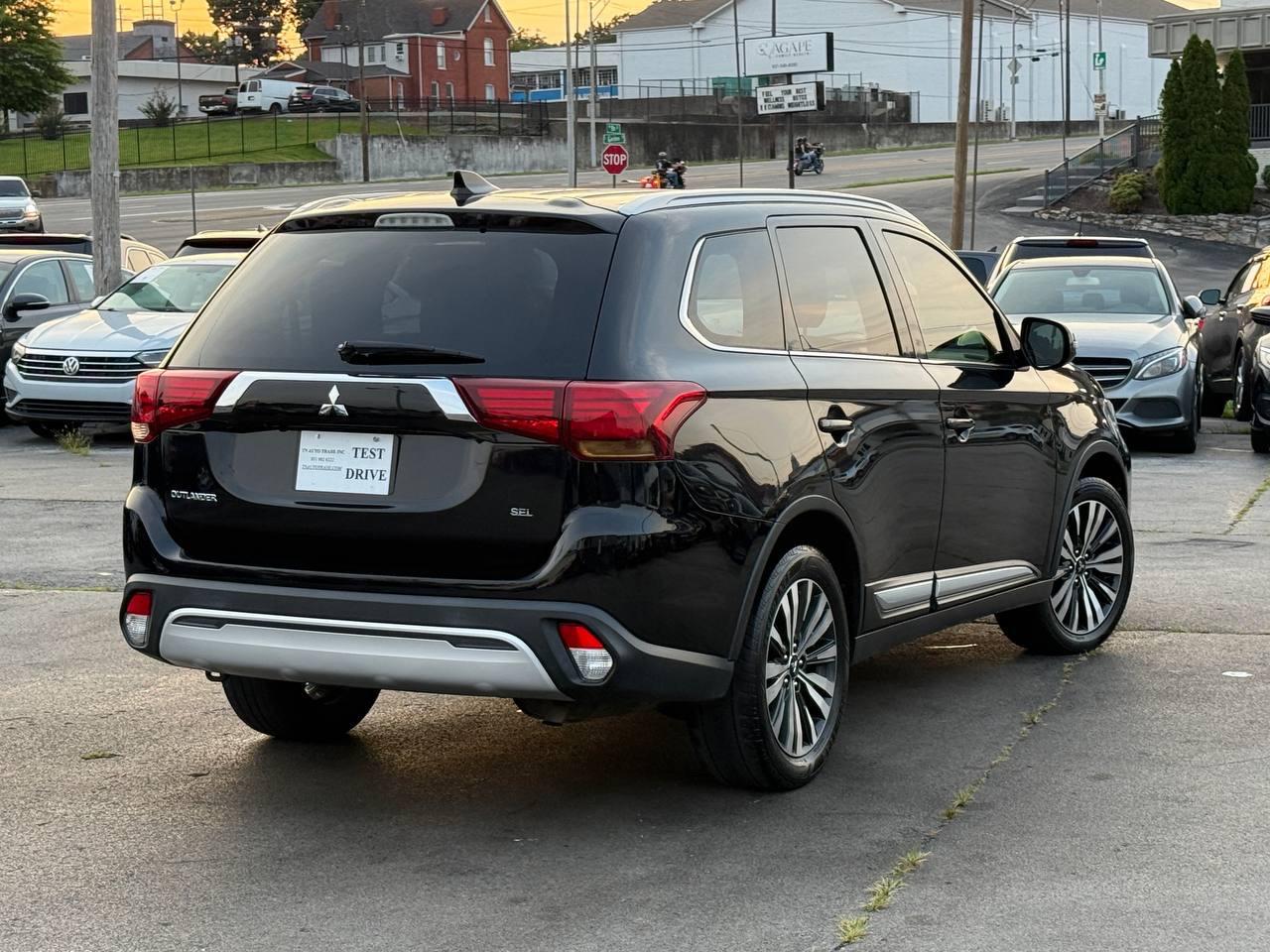 Mitsubishi Outlander SEL AWD 2020