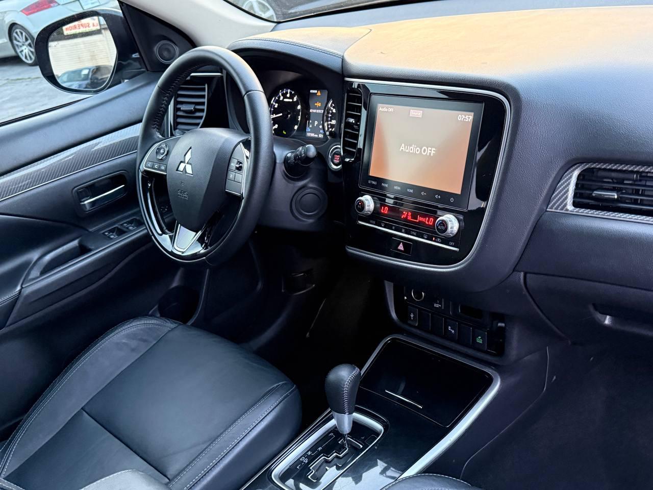 Mitsubishi Outlander SEL AWD 2020