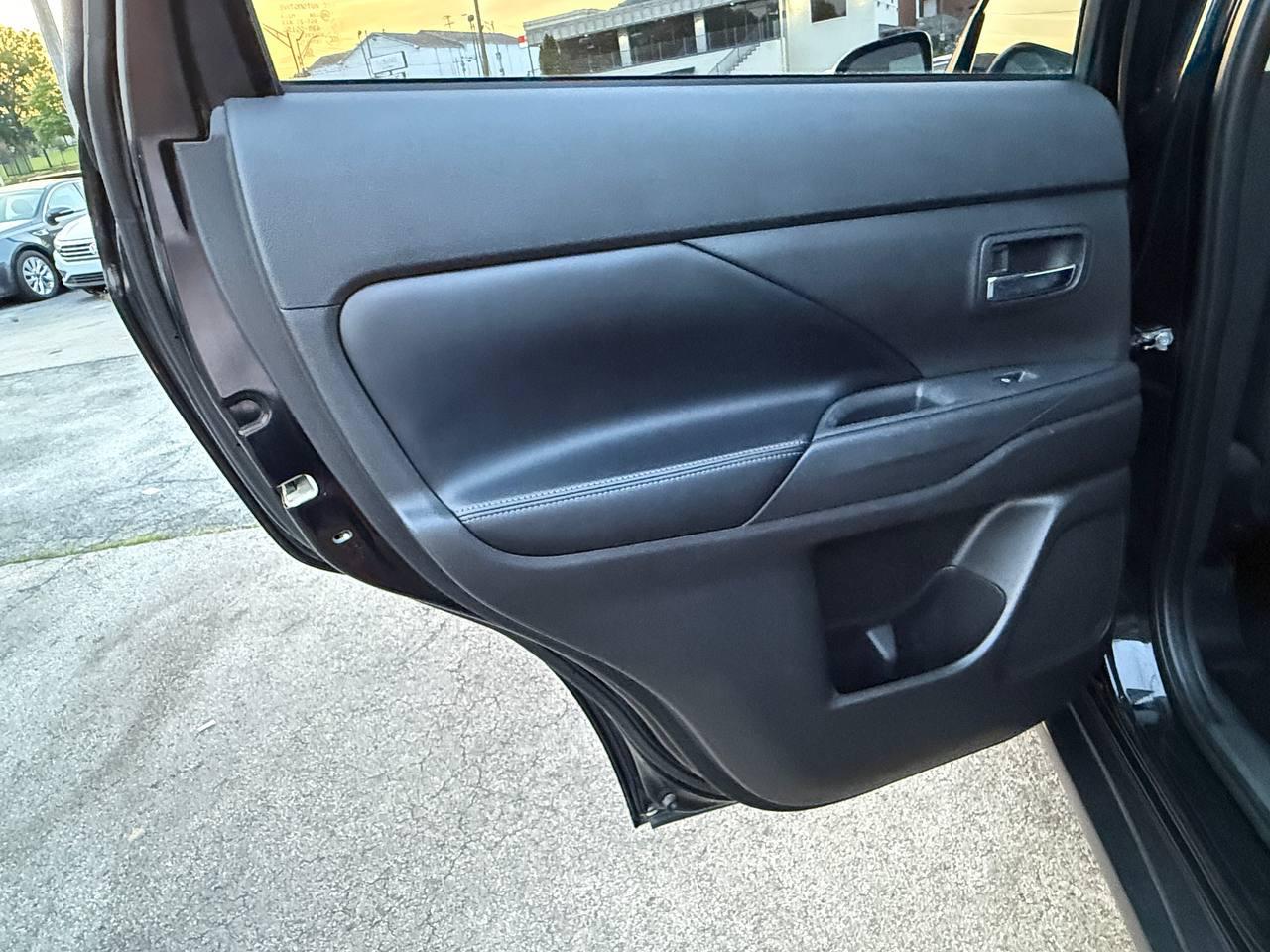 Mitsubishi Outlander SEL AWD 2020