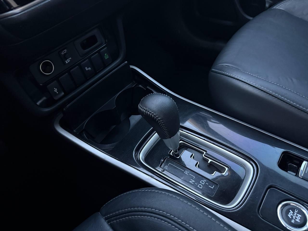 Mitsubishi Outlander SEL AWD 2020