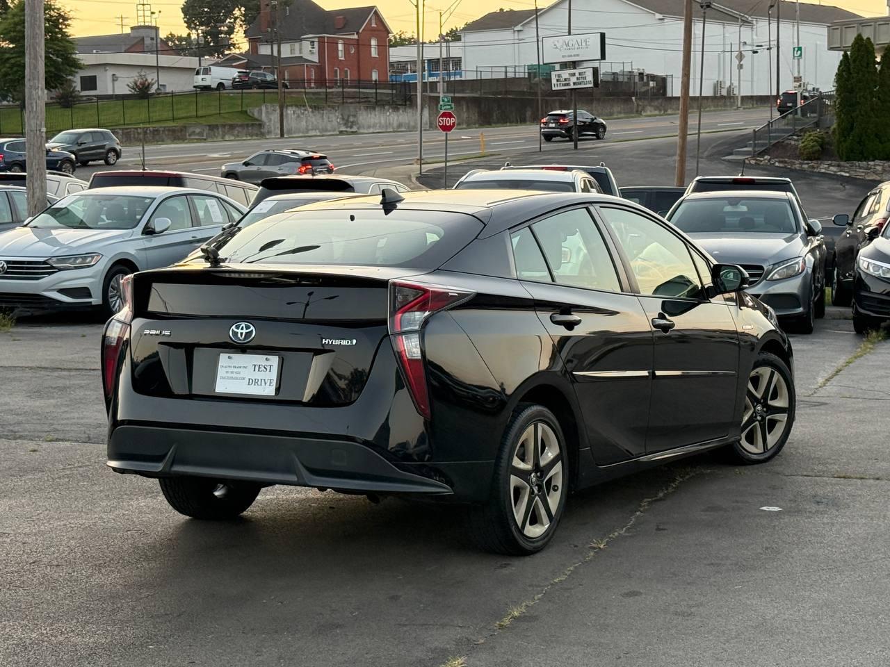Toyota Prius Two Eco 2016