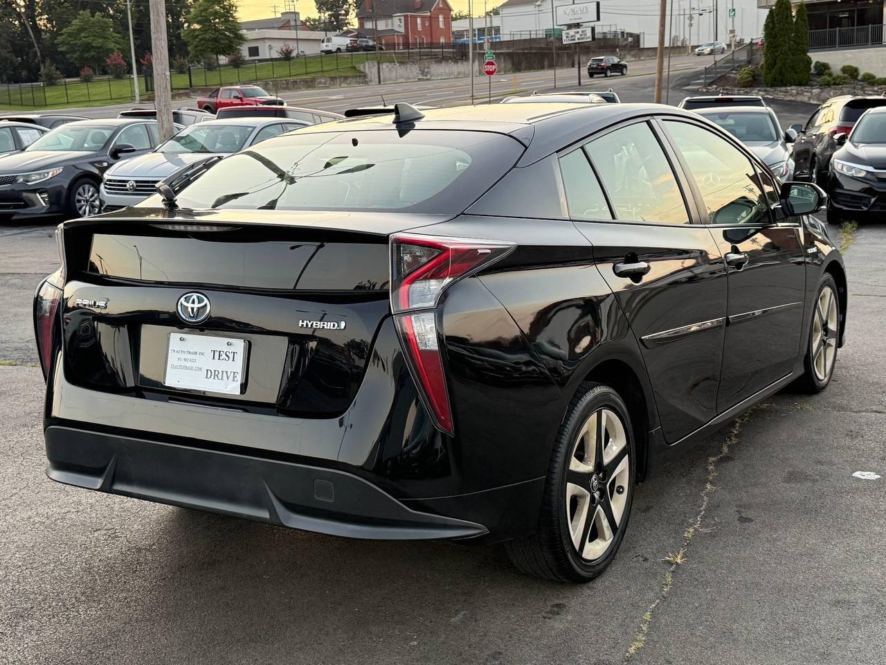 Toyota Prius Two Eco 2016